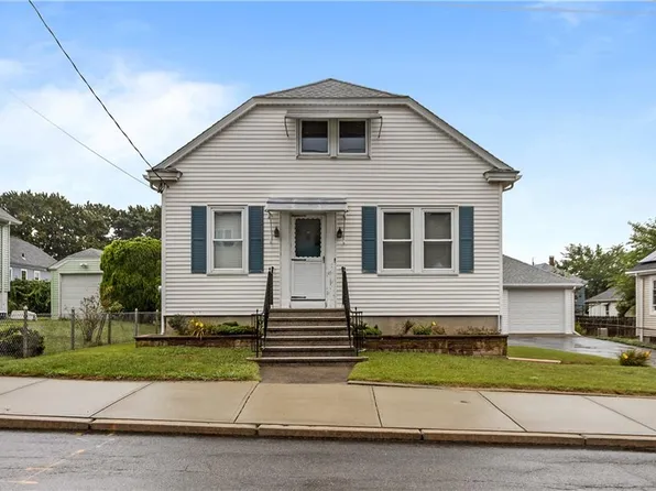33 Hillcrest Ave, Pawtucket, RI 02860