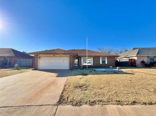 1421 Smoking Tree St, Moore, OK 73160