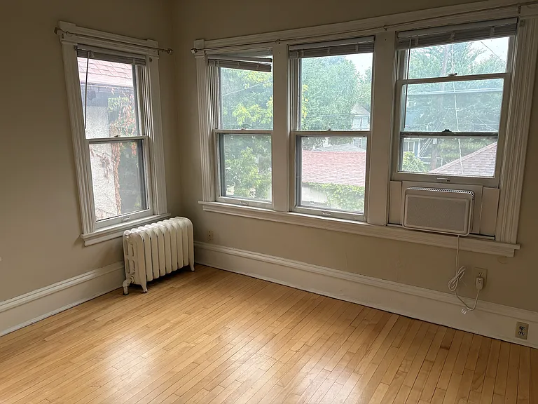 2753 Fremont Ave S #2 — Photo 9