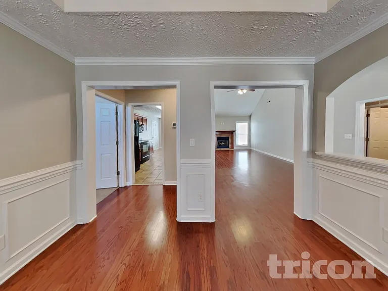 3479 Melrose Dr — Photo 4