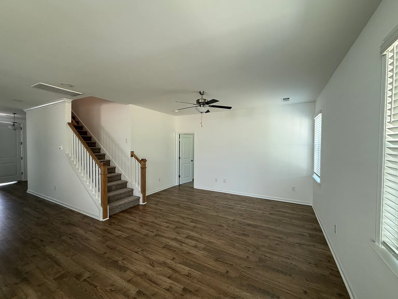 4 bed, 3.5 bath, 2185 sqft, $2,145 — Photo 3