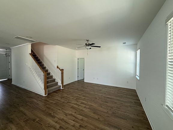 3rd image of 35 Thorne St