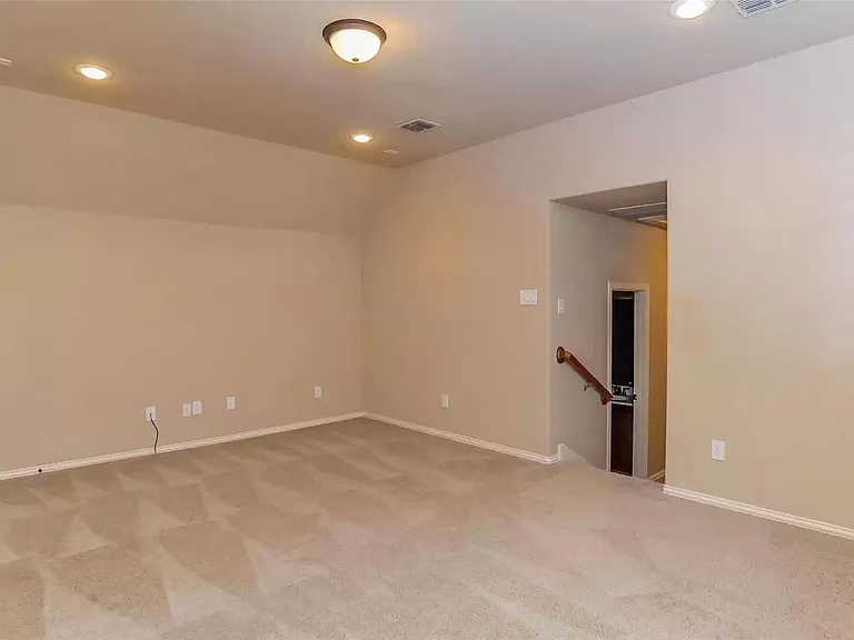 231 Carrington Ln — Photo 22