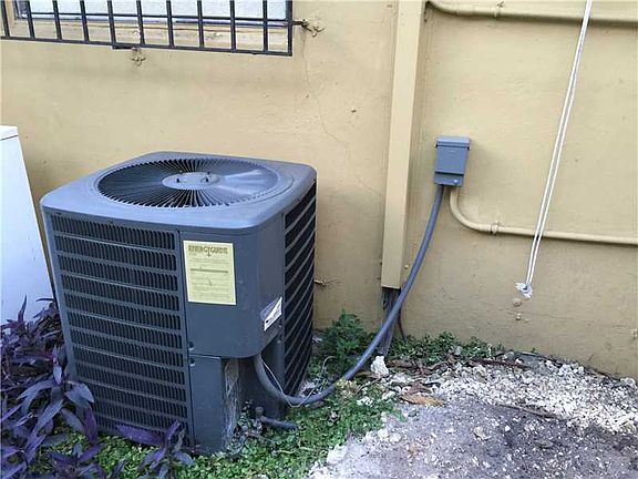 5th image of 15785 NE 10th Ave