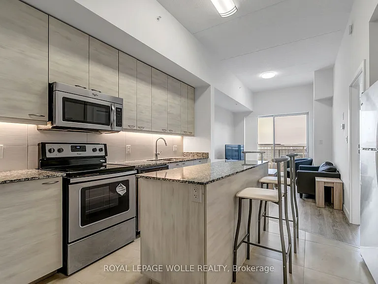 280 Lester St #812 — Photo 3