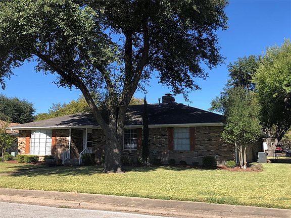 3rd image of 325 Lisa Ln