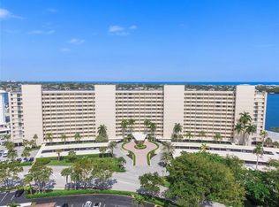 136 Lakeshore Dr APT T10, North Palm Beach, FL 33408