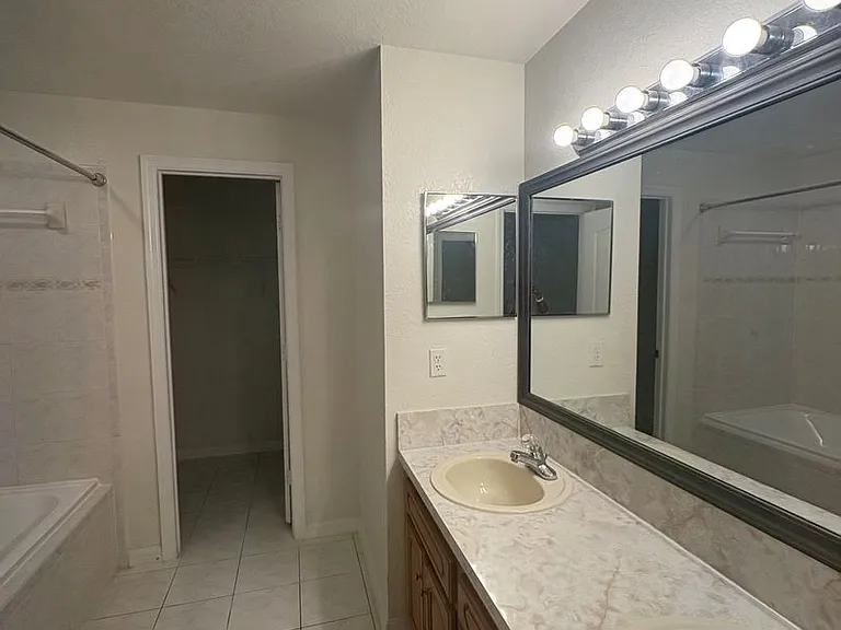 756 Camel Ct — Photo 18