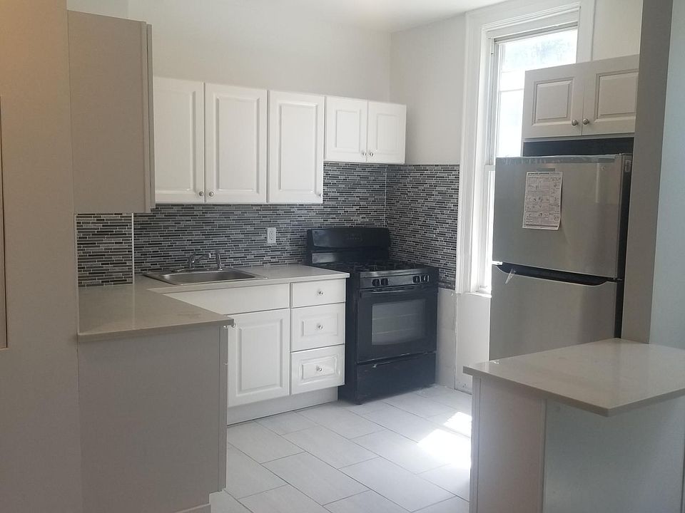 1st image of 110 S 12th Ave #1