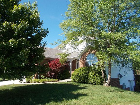 2nd image of 2070 Elmwood Dr