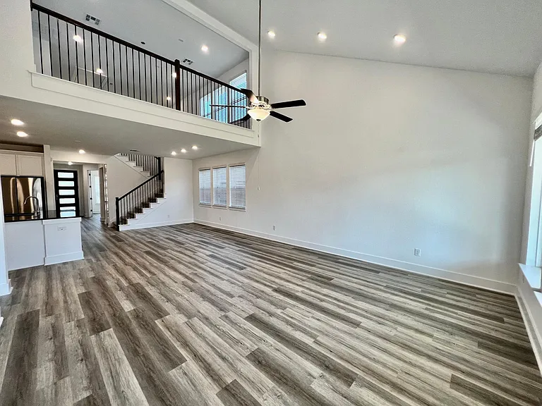 120 Green Knoll Ln — Photo 19