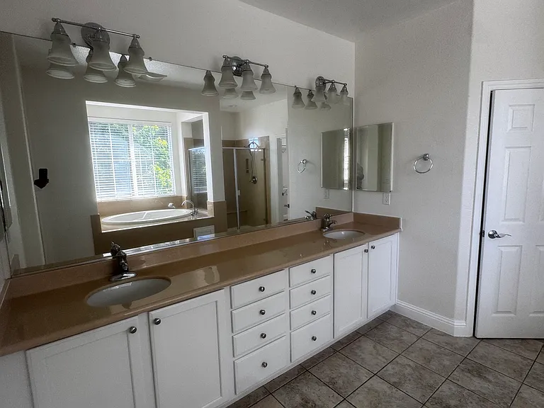 511 W Las Brisas Dr — Photo 32