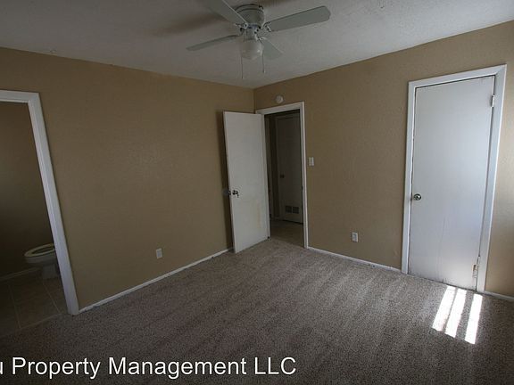 5th image of 3121 Oak Dr