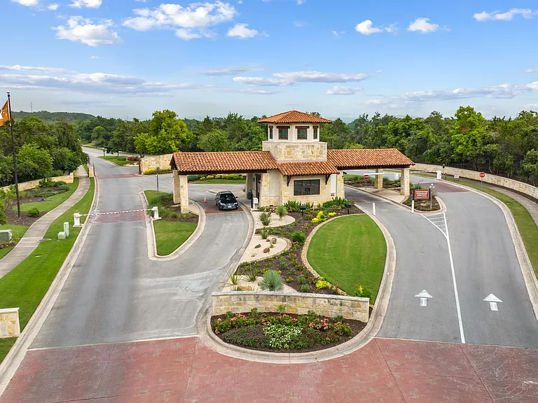 11709 Woodland Hills Trl — Photo 27