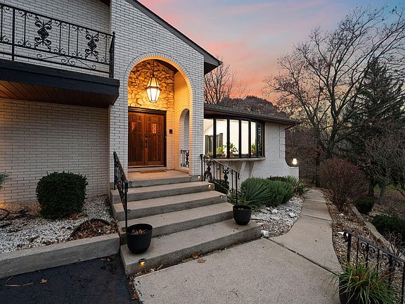 4th image of 9966 Olcott Ave