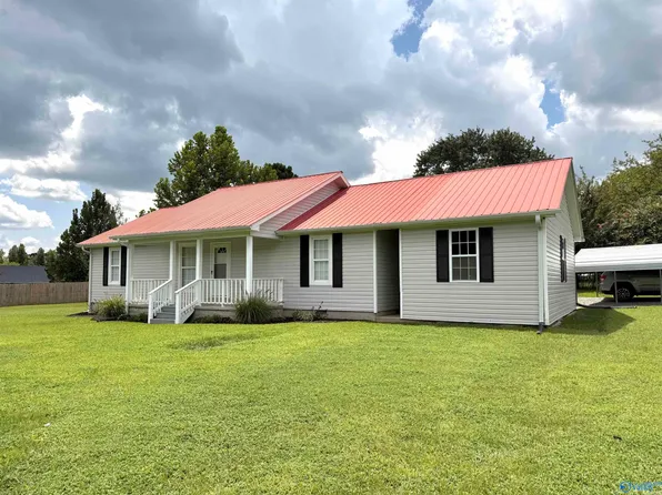 70 Damien Dr, Albertville, AL 35951
