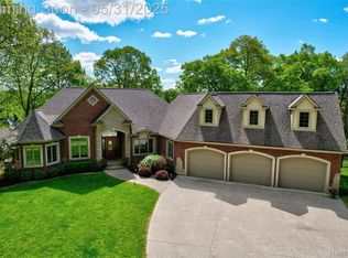 3074 Pond Rd, Leonard, MI 48367