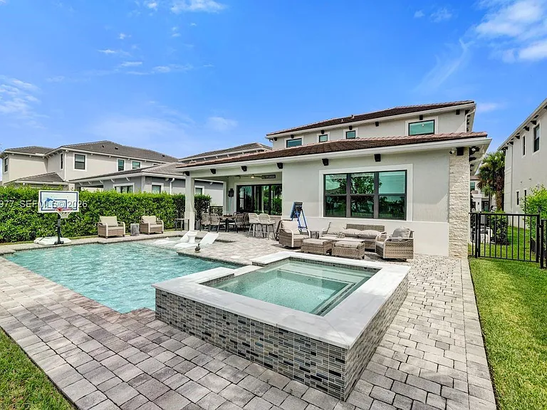 12474 Solana Bay Cir — Photo 2