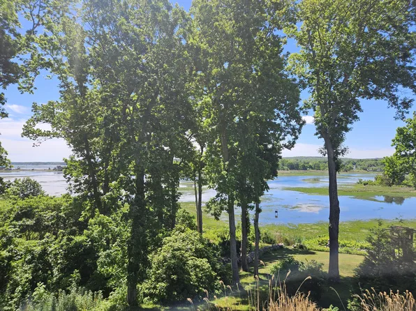 20 Burg Avenue, Sandwich, MA 02563