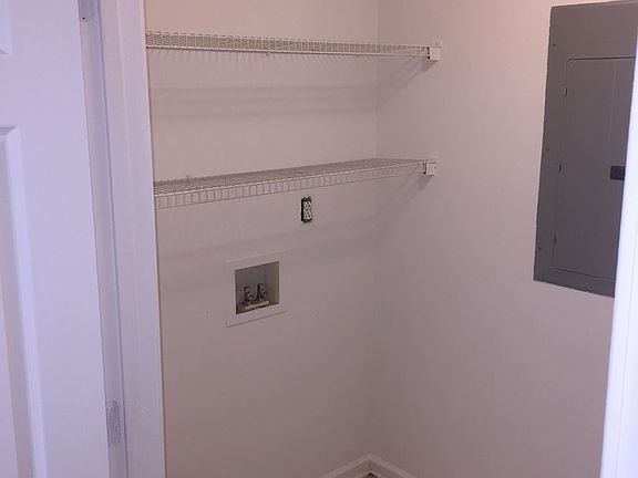 4th image of 1872 Tamara Way