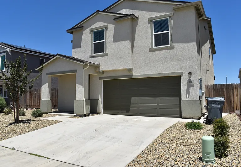 781 Irma Dr — Photo 2
