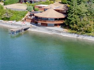 22811 Kingsbury Rd SW, Vashon, WA 98070