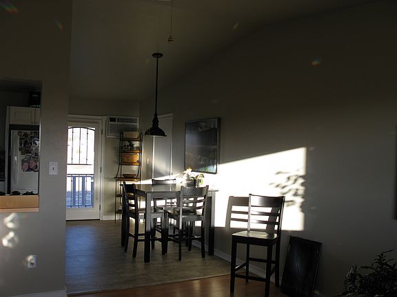 Eat-in kitchen
