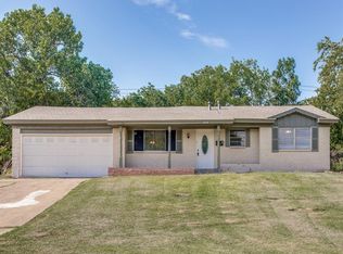 5921 N Hills Dr, North Richland Hills, TX 76117