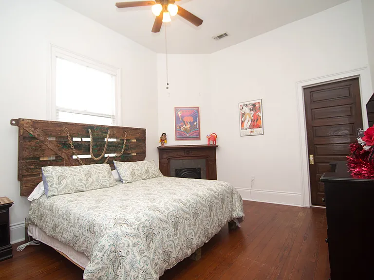 2320 Marengo St — Photo 10
