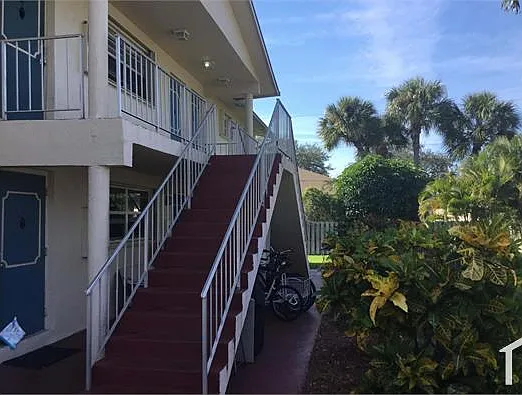 2 bed, 1050 sqft, $2,595 — Photo 2