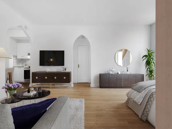 130 Bayridge Parkway image 3 of 10