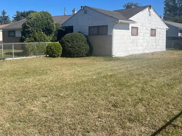 200 Janet Ave, Croydon, PA 19021