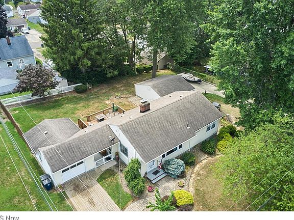 4th image of 244 E Linwood Ave
