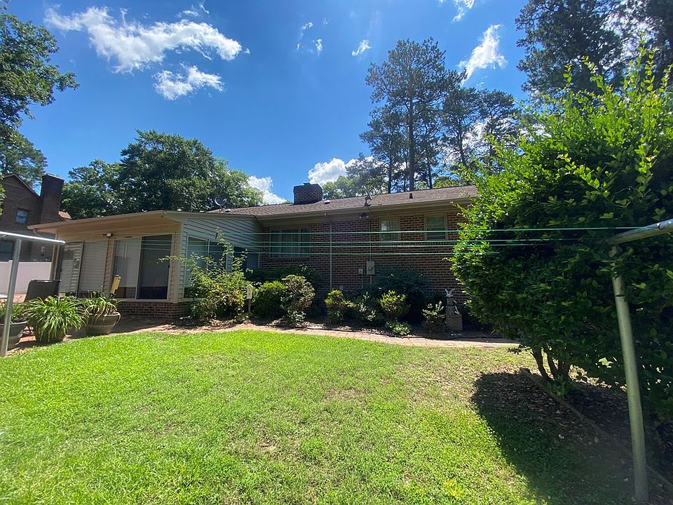 2nd image of 427 Lee Rd