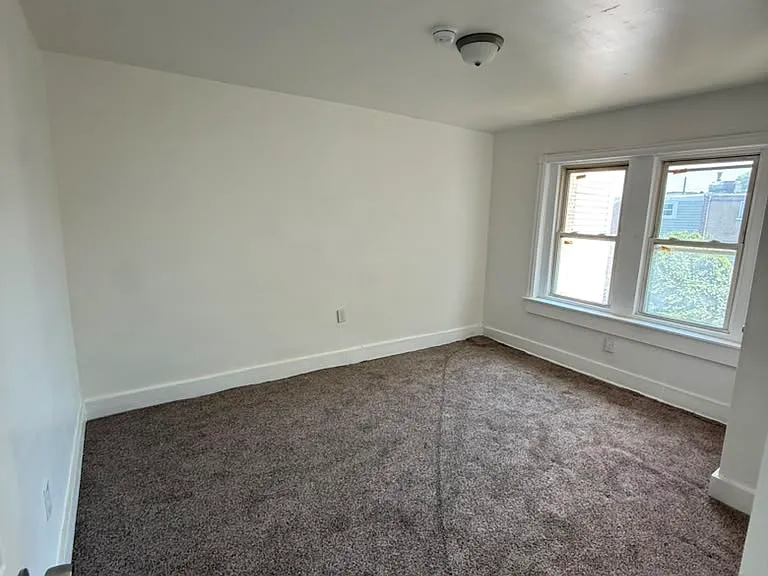 2402 Carter St — Photo 11