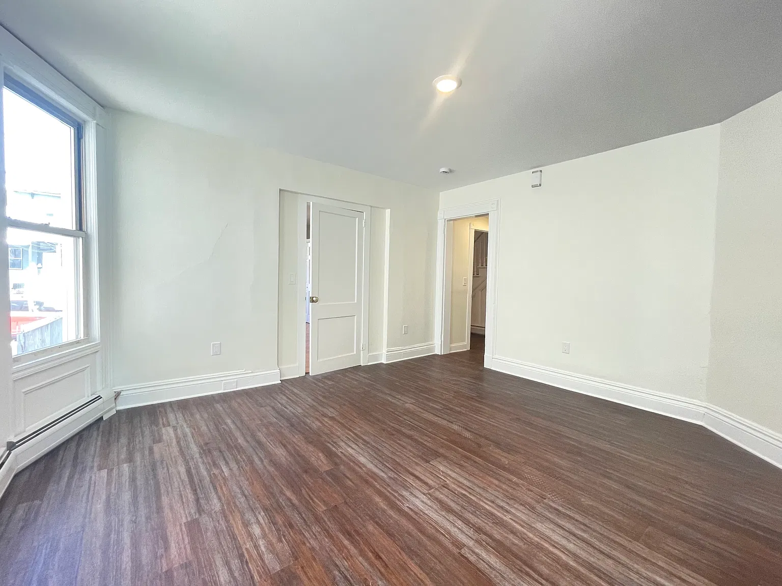 2 bed, 1000 sqft, $2,300 — Photo 3