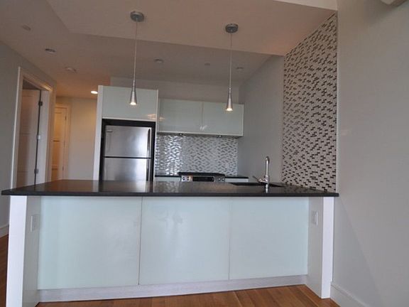 5th image of 276 Suydam St APT 3A