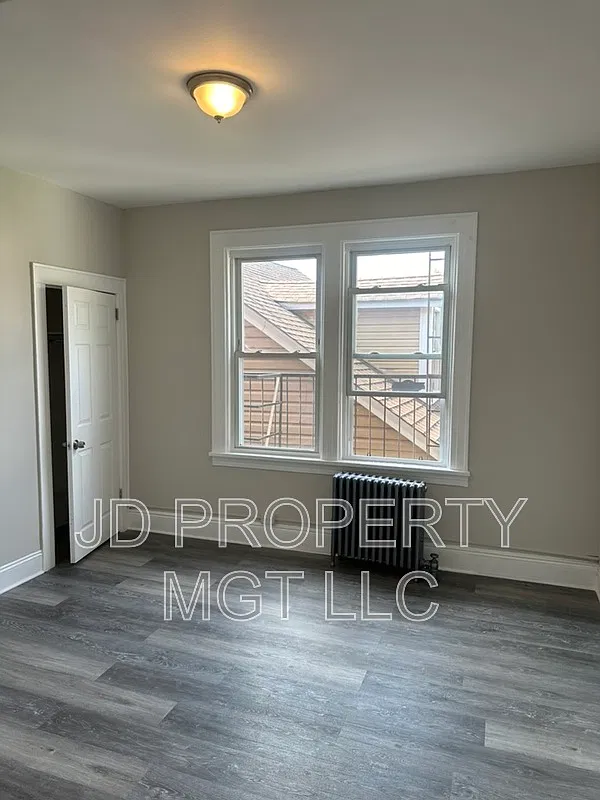 2 bed, 1.0 bath, $2,100 — Photo 3