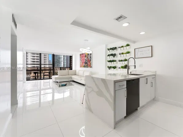 600 NE 36th St APT 1111, Miami, FL 33137