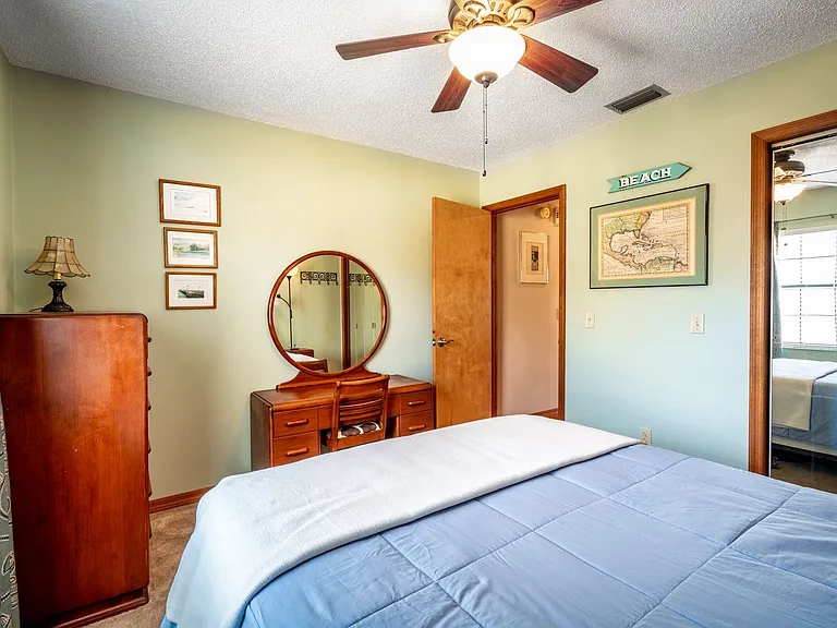 604 Alicante Rd — Photo 9
