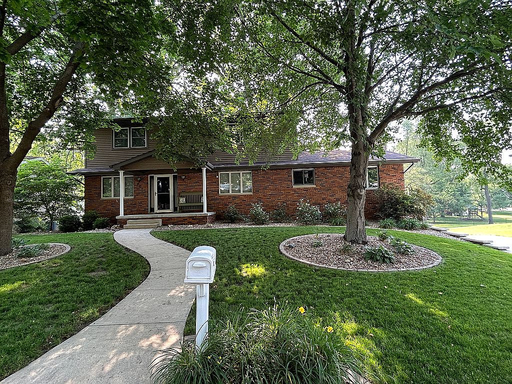 707 S Forest Park Dr, Eureka, IL 61530 Zillow