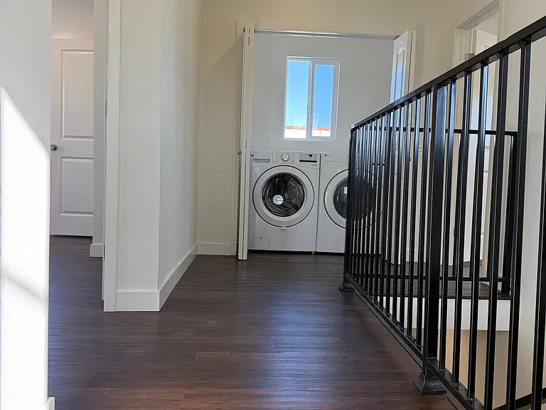 3935 1/2 Arlington Ave #3935-1/2 — Photo 7