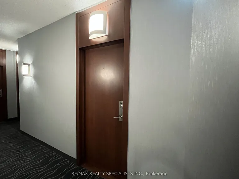 1121 Bay St #703 — Photo 3