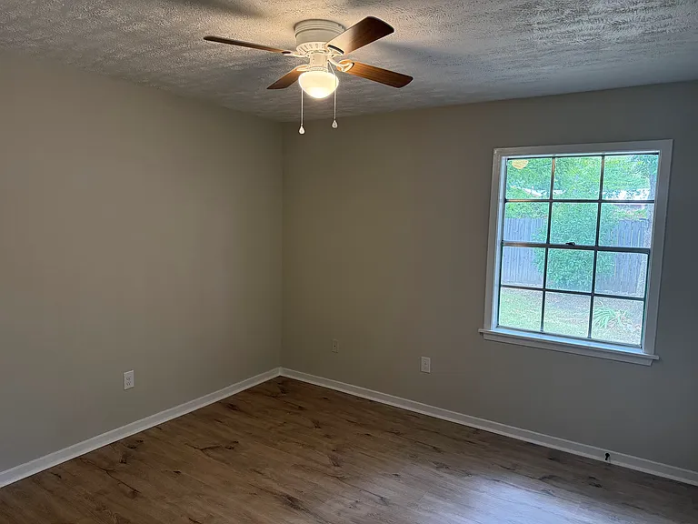 238 Cloverdale Pl — Photo 10