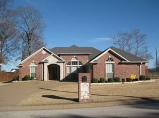 1118 Millstone Ln, Chandler, TX 75758