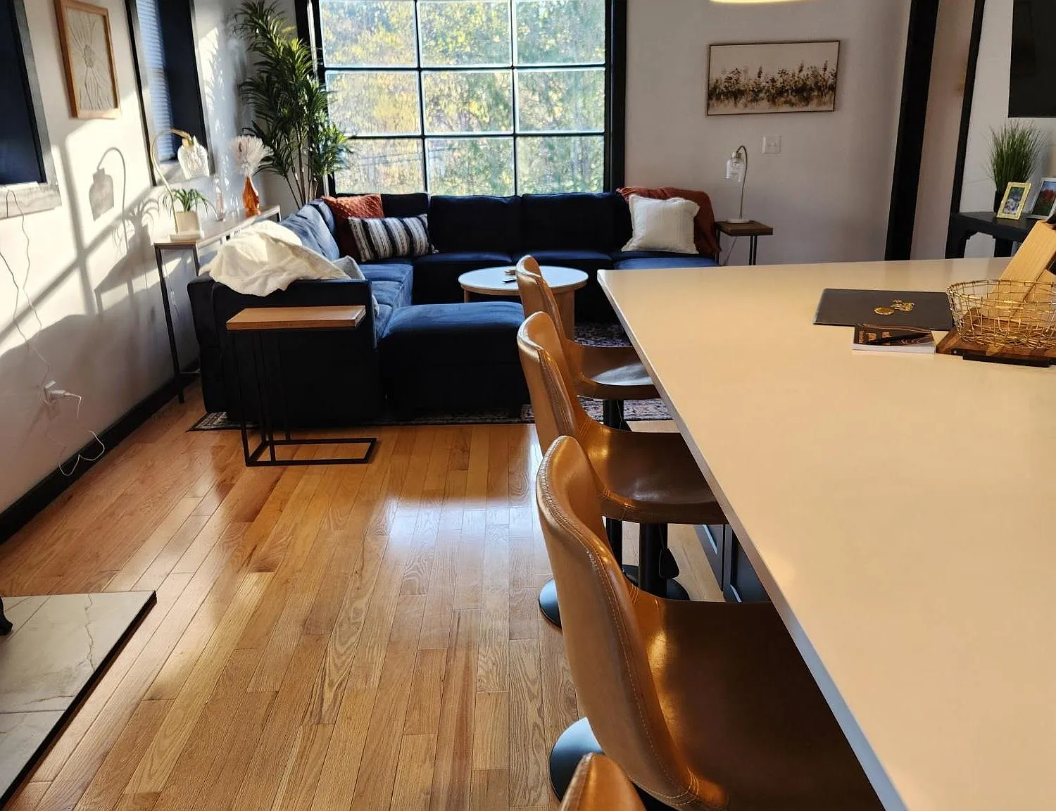1 bed, 1.0 bath, 952 sqft, $7,400 — Photo 3