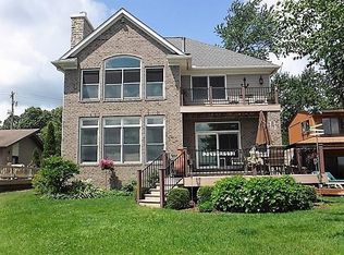 9042 Gittins St, Commerce Township, MI 48382