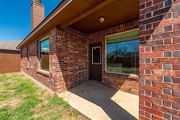 1st image of 5220 Glen Meadow Dr