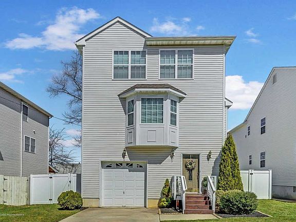 2nd image of 115 Buermann Ave