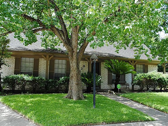 2nd image of 10423 Huntington Valley Dr